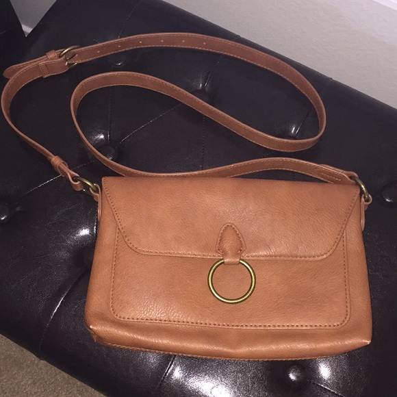 Universal Thread Handbags - EUC Universal Thread tan crossbody purse